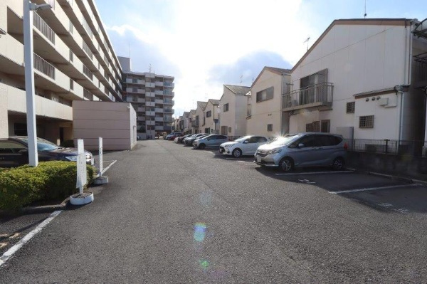 ディオ・フェルティ京都久我の駐車場