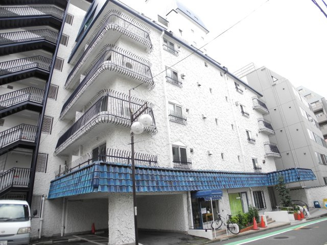 秀和番衆町レジデンスの外観