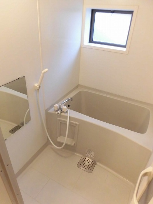 セジュールメゾンの浴室|コンパクトで使いやすいお風呂です