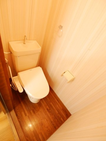 LUNA FIOREのトイレ|ウォッシュレット付きです。