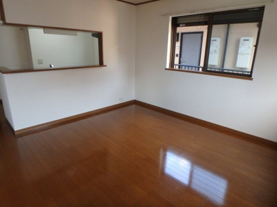 【居間・リビング】 | ソレアード甲東園 | 使いやすい居間です