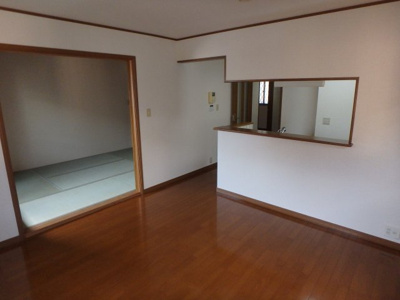 【居間・リビング】 | ソレアード甲東園 | ゆったりとした居間です