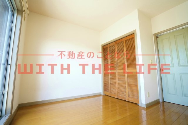 モンシェリ【キャッシュバック対象物件】の居間・リビング|ゆったり過ごせるリビングです