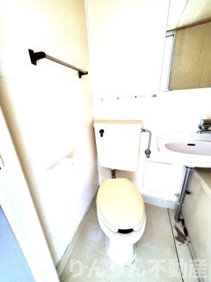 【トイレ】 | ハイツ万代5 | ゆったりとした空間のトイレです