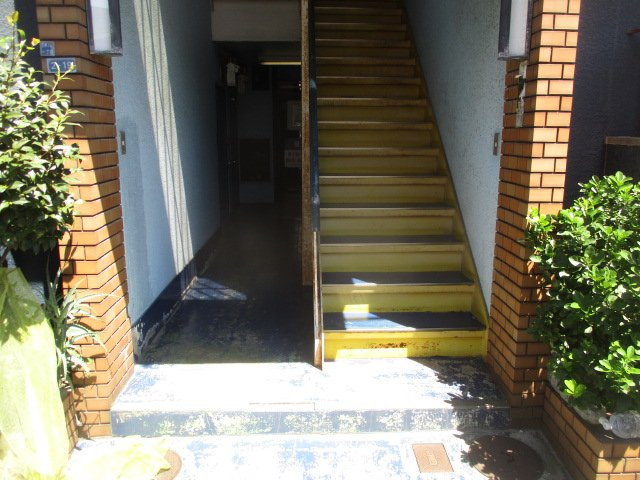 【エントランス】