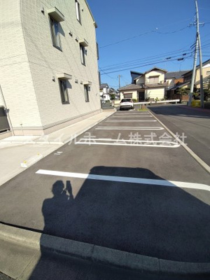【駐車場】 | Ｌａ　Ｔouｒ | 駐車場に車を止められます