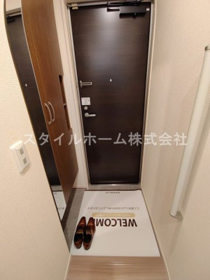 【玄関】 | Ｌａ　Ｔouｒ | 別部屋写真です。