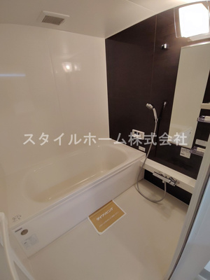 【浴室】 | Ｌａ　Ｔouｒ | 別部屋写真です。