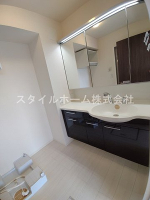 【洗面所】 | Ｌａ　Ｔouｒ | 別部屋写真です。