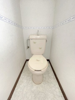 【トイレ】 | 下新田　中古戸建て | ■2Fシンプルなトイレです！