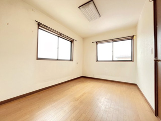 【洋室】 | 下新田　中古戸建て | ■2F東側洋室6帖／日当たりの良いお部屋です！
