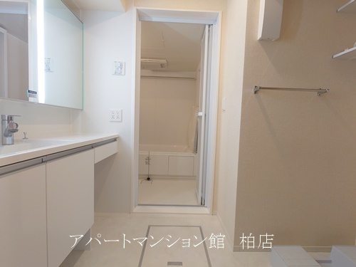 Ferro　Palazzo　B棟の洗面所
