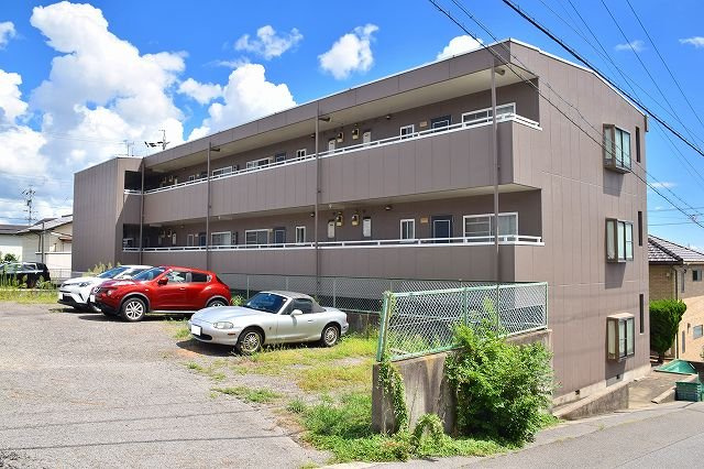 スカイマンション岡田の外観|落ち着いた雰囲気の外観です