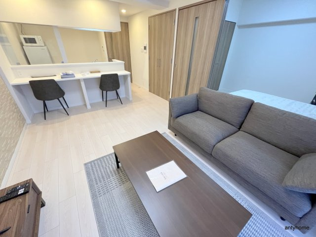 スプランディッド江坂駅前　仲介手数料無料の居間・リビング