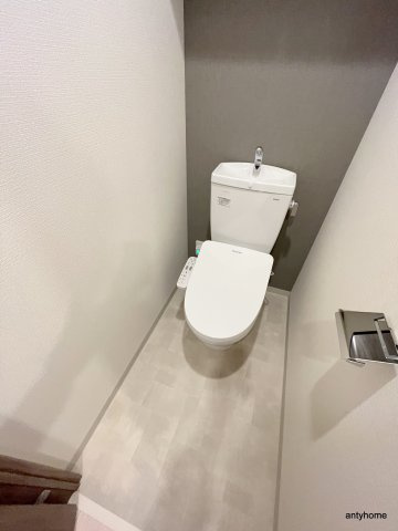 スプランディッド江坂駅前　仲介手数料無料のトイレ