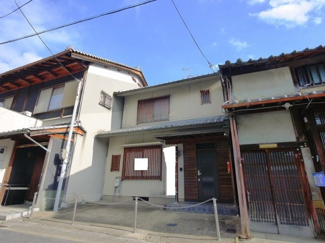 奈良市南半田西町貸家の外観