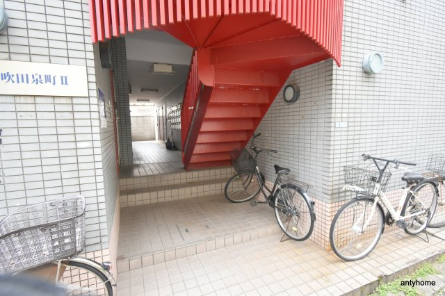 プレアール吹田泉町2　仲介手数料無料のエントランス
