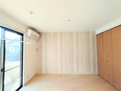 【居間・リビング】 | メゾンフレンズ | こちらの居間で趣味の時間をお楽しみください