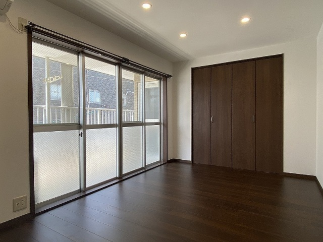 【寝室】 | ATAGOビル | 使い勝手のいい寝室です