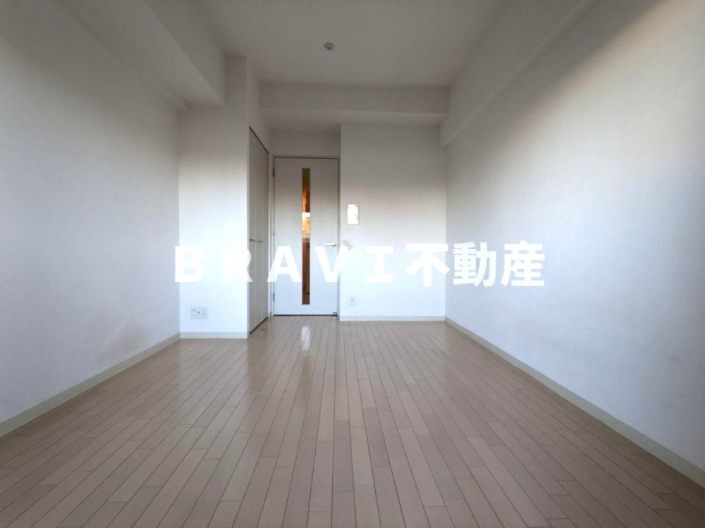 エスリード大阪城公園　BRAVI不動産の寝室|【エスリード大阪城公園】落ち着いた色調の寝室です