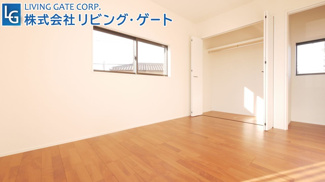【洋室】 | 笛吹市石和町小石和 内外装一新で大変綺麗な建物 角地  | 2階6帖洋室。新品クローゼット付。