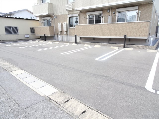 ブランシエルTの駐車場