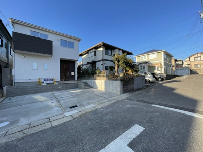 【外観】 | 愛知郡東郷町北山台2期　＜仲介手数料無料＞東郷小・東郷中　新築一戸建て | 撮影
社長の村田です！
自らプレイヤーとして営業しています
長年の経験と実績から皆様により良いマイホーム購入のご提案をいたします。
住宅ローンの不安や購入後の不安等何でもご相談ください。