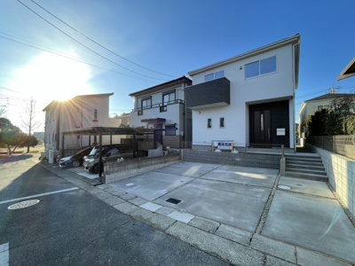【外観】 | 愛知郡東郷町北山台2期　＜仲介手数料無料＞東郷小・東郷中　新築一戸建て | 撮影
社長の村田です！
自らプレイヤーとして営業しています
長年の経験と実績から皆様により良いマイホーム購入のご提案をいたします。
住宅ローンの不安や購入後の不安等何でもご相談ください。