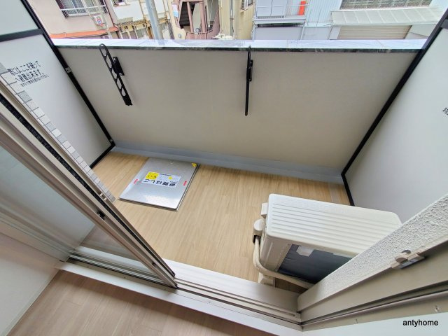 エスリード大阪ラ・リュール　仲介手数料無料のバルコニー