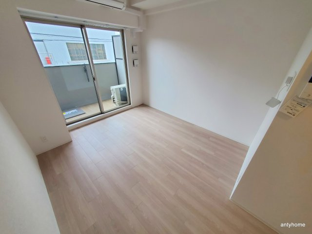 エスリード大阪ラ・リュール　仲介手数料無料の居間・リビング