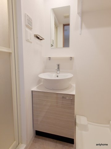 エスリード大阪ラ・リュール　仲介手数料無料の洗面所