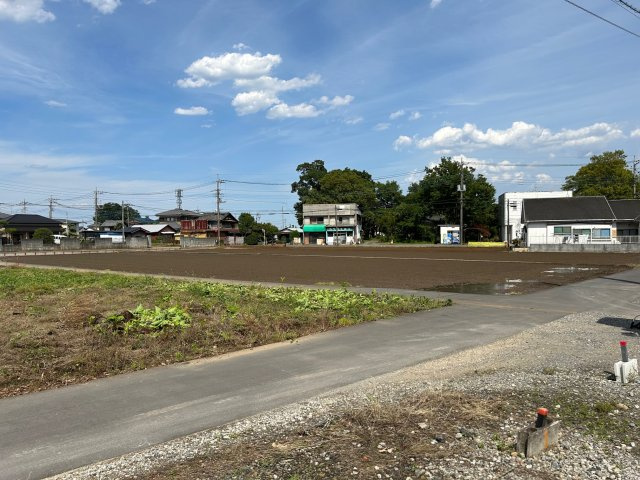 【土地】川越市古市場売地 全1区画の前面道路含む現地写真|前面道路含む現地写真です