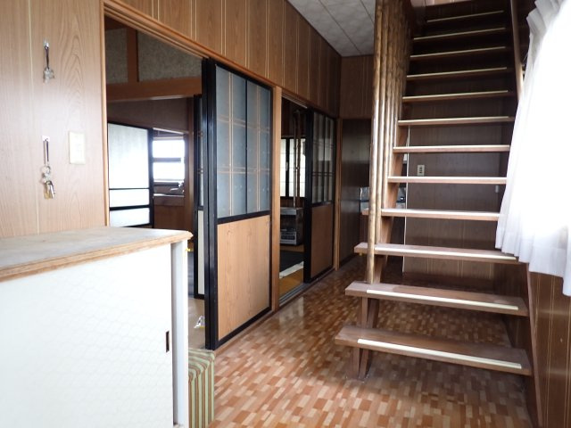 【エントランス】 | 黒石市錦町中古住宅