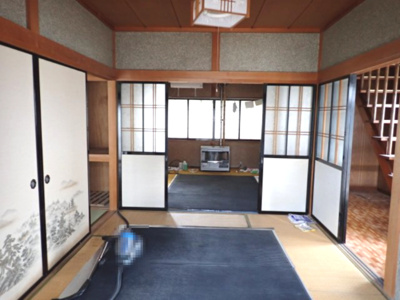 【居間・リビング】 | 黒石市錦町中古住宅