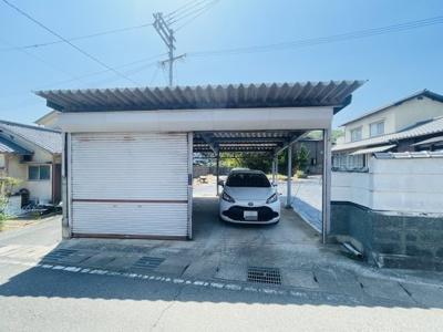 【駐車場】 | たつの市揖西町小神／中古戸建 | 車をお持ちの方に嬉しい駐車場付きの物件です