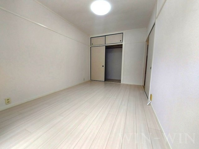 平川ガーデンハイツの寝室