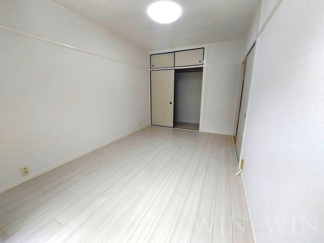 平川ガーデンハイツの寝室