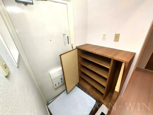 平川ガーデンハイツの玄関