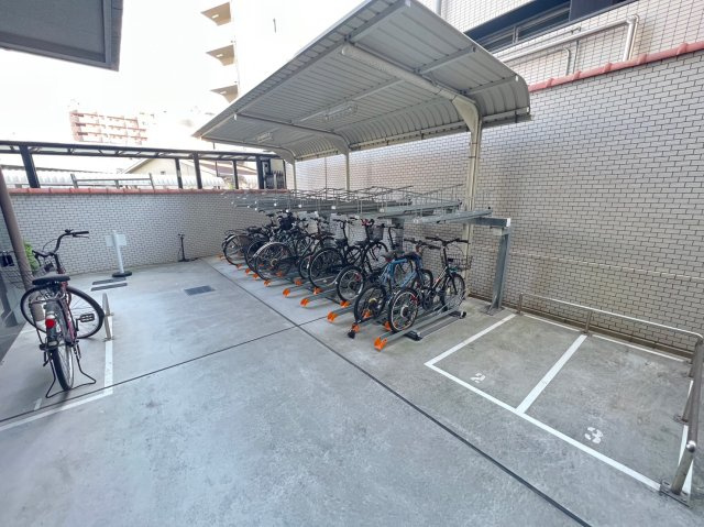 NORTH VILLAGE 伍番館の駐車場