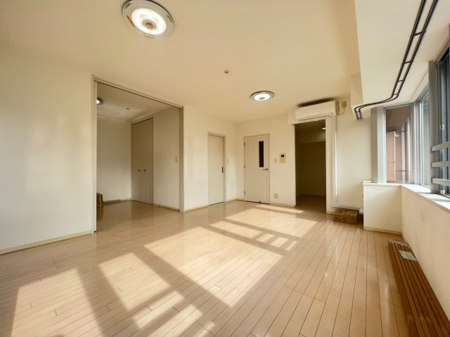 クロスレジデンス大阪新町の居間・リビング