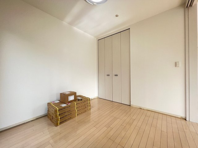 クロスレジデンス大阪新町の洋室