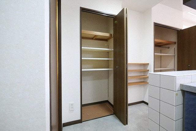 ホープ松屋町住吉の収納