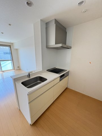 昭島市朝日町４丁目のアパートのキッチン
