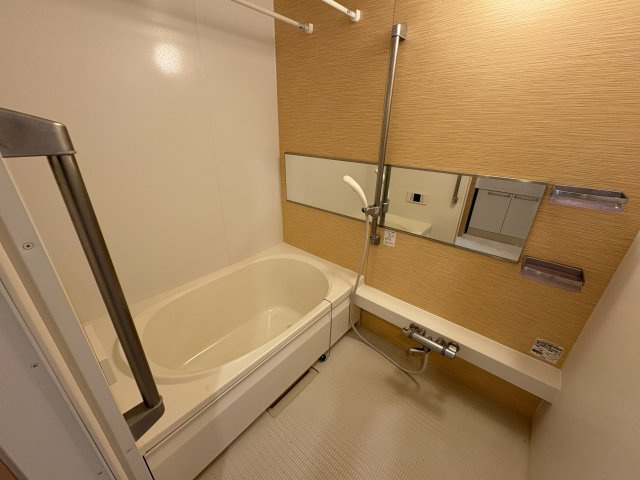 昭島市朝日町４丁目のアパートの浴室