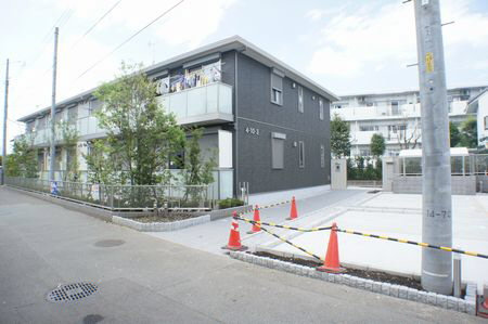 昭島市朝日町４丁目のアパートの駐車場