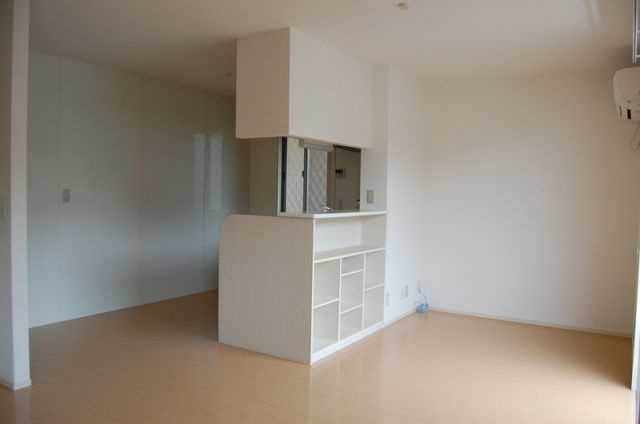【居間・リビング】 | リビングタウン阿倉川　A | ※同建物同型別のお部屋
