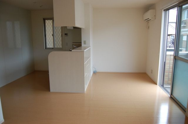 【居間・リビング】 | リビングタウン阿倉川　A | ※同建物同型別のお部屋