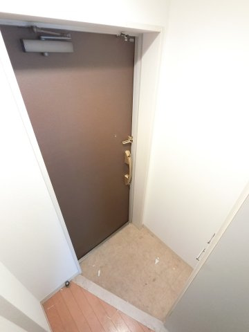 S-FORT船橋本町の玄関