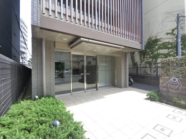 S-FORT船橋本町のエントランス