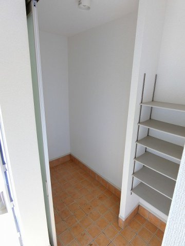 ウィステリア西砂Iの玄関